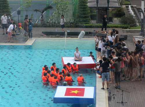 Ho boi Ha Noi nao loan vi T-ara