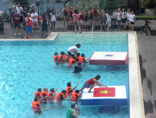 Ho boi Ha Noi nao loan vi T-ara