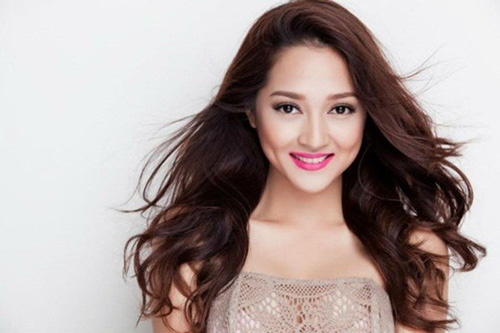Nhung thi sinh noi tu cuoc thi hat gan lien voi scandal