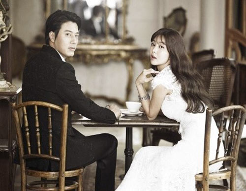 Han Jae Suk và Park Sol Mi đã công khai loạt ảnh cưới trong album vừa thực hiện của mình. Đám cưới của cặp sao sẽ chính thức diễn ra vào ngày 21/4 tới đây