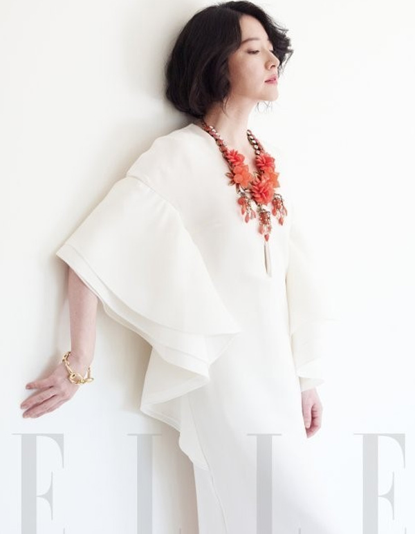Cap song sinh cuc dang yeu cua nu hoang quang cao Lee Young Ae