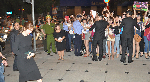 Thai tu phi Yoon Eun Hye kem sac du tiec cung Tang Thanh Ha