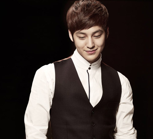 Kim Bum dien trai trong shoot anh tang rieng cho fan Viet