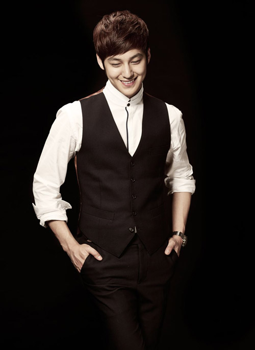 Kim Bum dien trai trong shoot anh tang rieng cho fan Viet