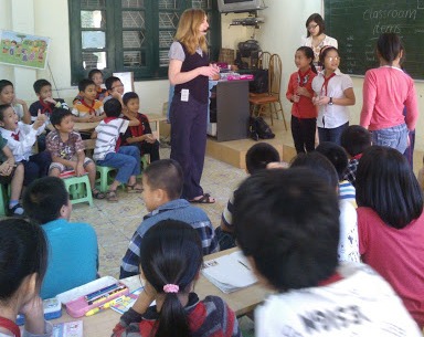 Giao lưu tiếng Anh với người nước ngoài tại trường tiểu học Tiền Phong - Hà Nội