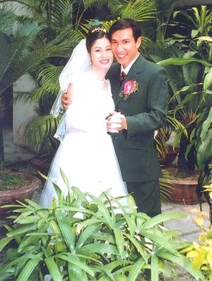 Bức ảnh cưới của nghệ sĩ Quang Thắng được nhiều người yêu thích.