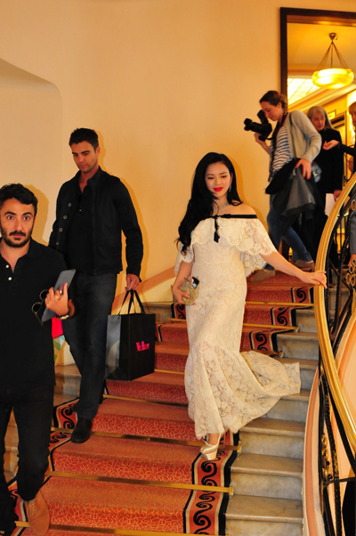 Sao Viet long lay tren tham do Cannes