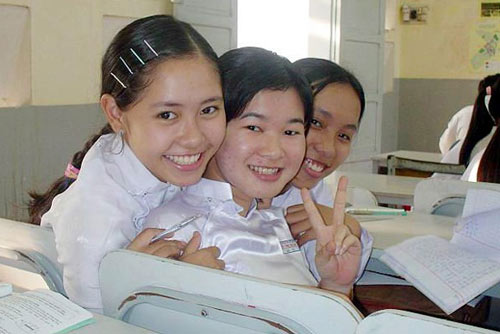 Sao Viet nhi nhanh, hon nhien tuoi hoc tro
