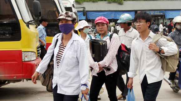 Tang cuong nhieu xe phuc vu ky thi dai hoc cao dang nam 2013