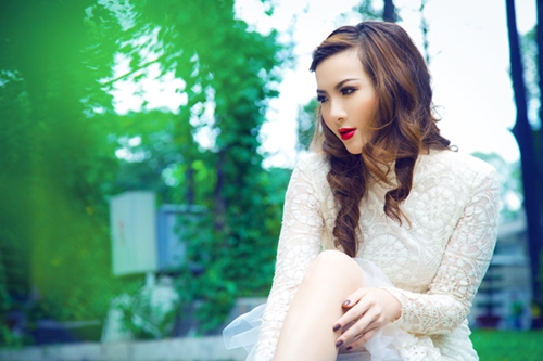 Trinh Thang Binh - Yen Nhi chia tay trong nuoi tiec