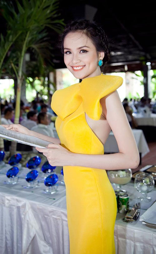 Diem Huong phu nhan ve tin don dam cuoi