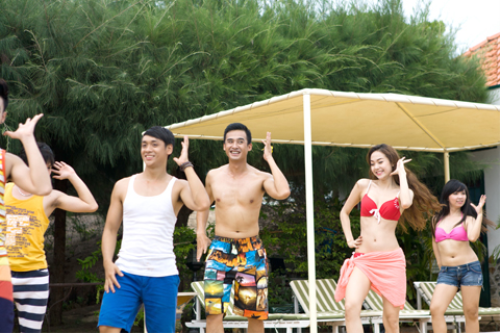 Minh Hang tung MV tang fan ham mo