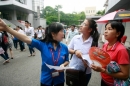 Nhiều thí sinh đến muộn trong buổi làm thủ tục dự thi đại học sáng 3/7/2013