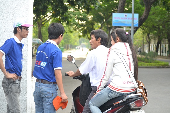 Sáng nay thí sinh làm thủ tục thi ĐH