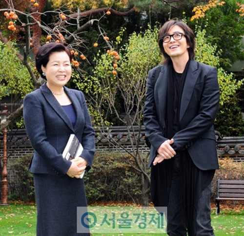 Ngam loat anh hoi nho cuc dang yeu cua Bae Yong Joon