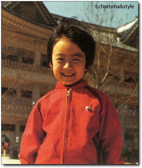 Ngam loat anh hoi nho cuc dang yeu cua Bae Yong Joon