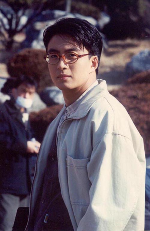 Ngam loat anh hoi nho cuc dang yeu cua Bae Yong Joon