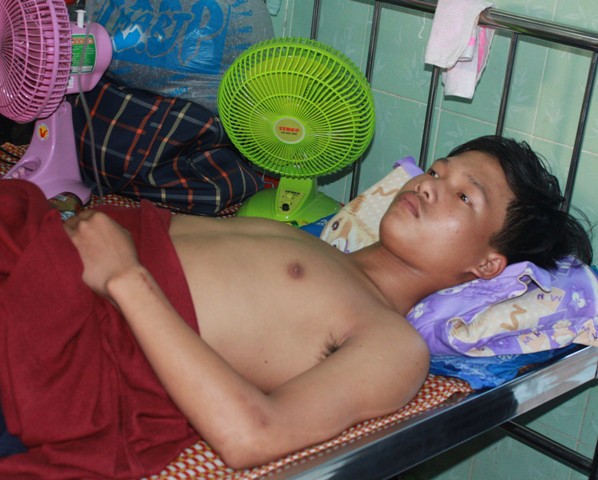 Mat me vi tai nan tren duong di thi dai hoc ve que