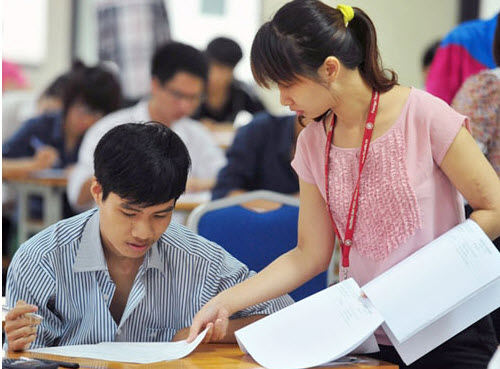 Cham thi dai hoc: Da co 4 diem 9,75 mon lich su