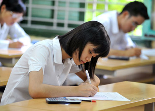 Xet tuyen NV2: Tung du chieu tro de loi keo thi sinh