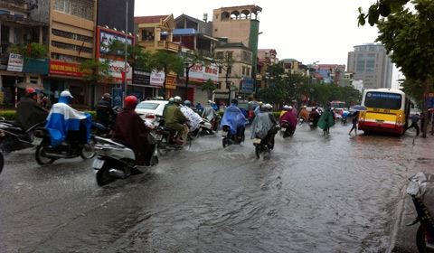 khai giảng, năm học, giao thông, ùn tắc, mưa to