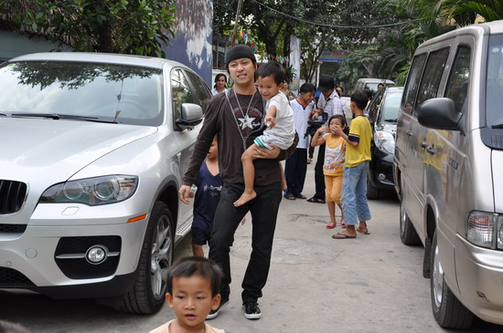 Tuan Hung khoe anh \