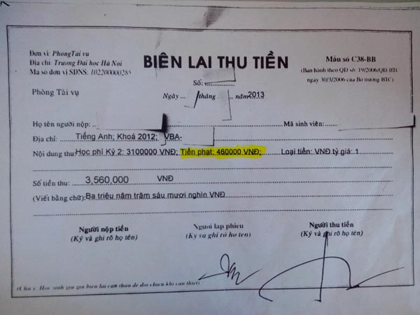 Cả 2 khoản: học phí và tiền phạt do chậm nộp được Đại học Hà Nội thu gộp trên một Biên lai