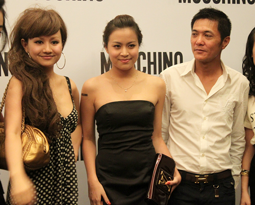 Phia sau nguoi dep la cac dai gia