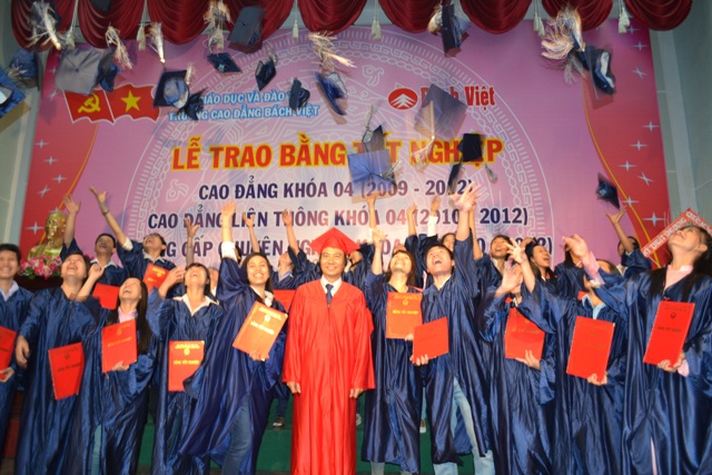 Hoc nghe Cao dang Bach Viet duoc cap bang CD chinh quy