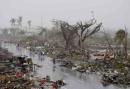 Bé 13 tuổi mắc kẹt sau siêu bão Haiyan cùng thi thể cả gia đình
