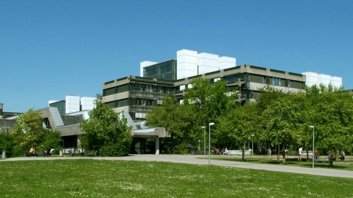 Khuôn viên đẹp của một trường Đại học ở Munich (Đức)
            