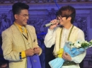 Bùi Anh Tuấn nhận giải liveshow 3 Chinh phục đỉnh cao