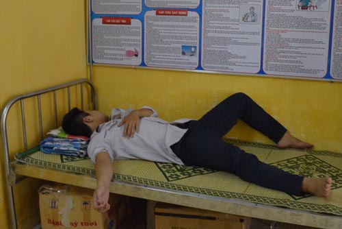 Ha Noi: Mot thi sinh phai vao phong y te trong ngay thi dau tien