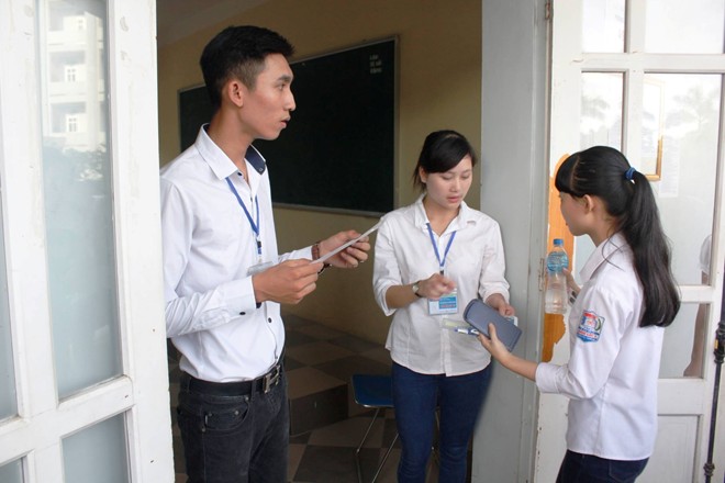 Ngay thi DH dau tien, nhieu thi sinh van di muon