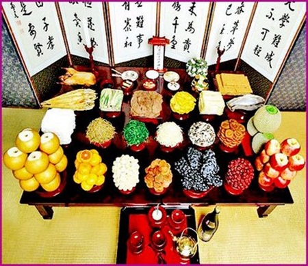 Một mâm cơm truyền thống đón
Trung thu của người Hàn