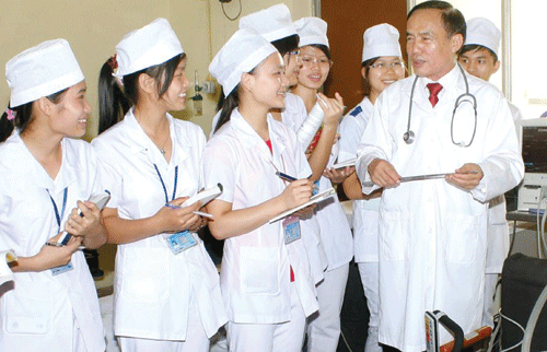 Muc hoc phi DH, CD nam hoc 2014 - 2015 tang cao