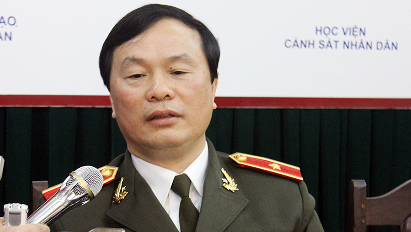 Thiếu tướng, GS.TS Bùi Minh Giám đã trả lời câu hỏi của các độc  giả về  điểm mới của kỳ xét tuyển các trường CAND năm 2016.(Ảnh: Nguyễn Tâm)