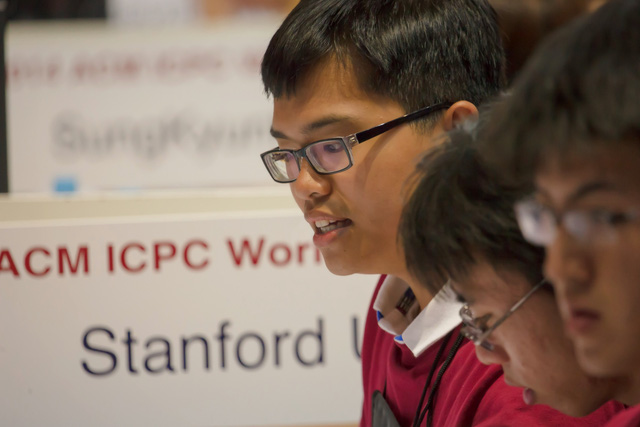 
Phạm Hy Hiếu tại kỳ thi Lập trình Quốc tế dành cho sinh viên ACM ICPC 2014
