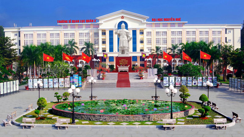 Trường Đại học Nguyễn Huệ